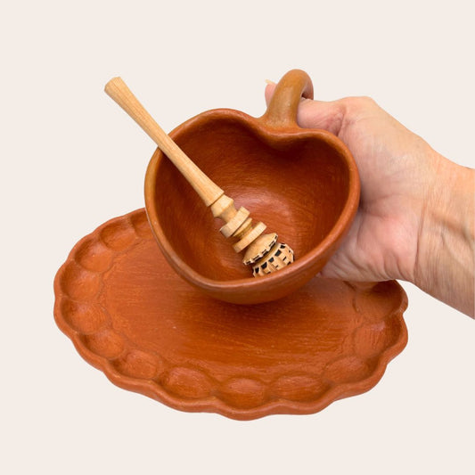 Heart cup with plate and grinder set